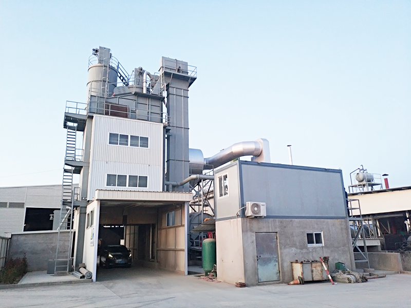 二、2017年10月山東濰坊工地qlb3000型瀝青攪拌站
